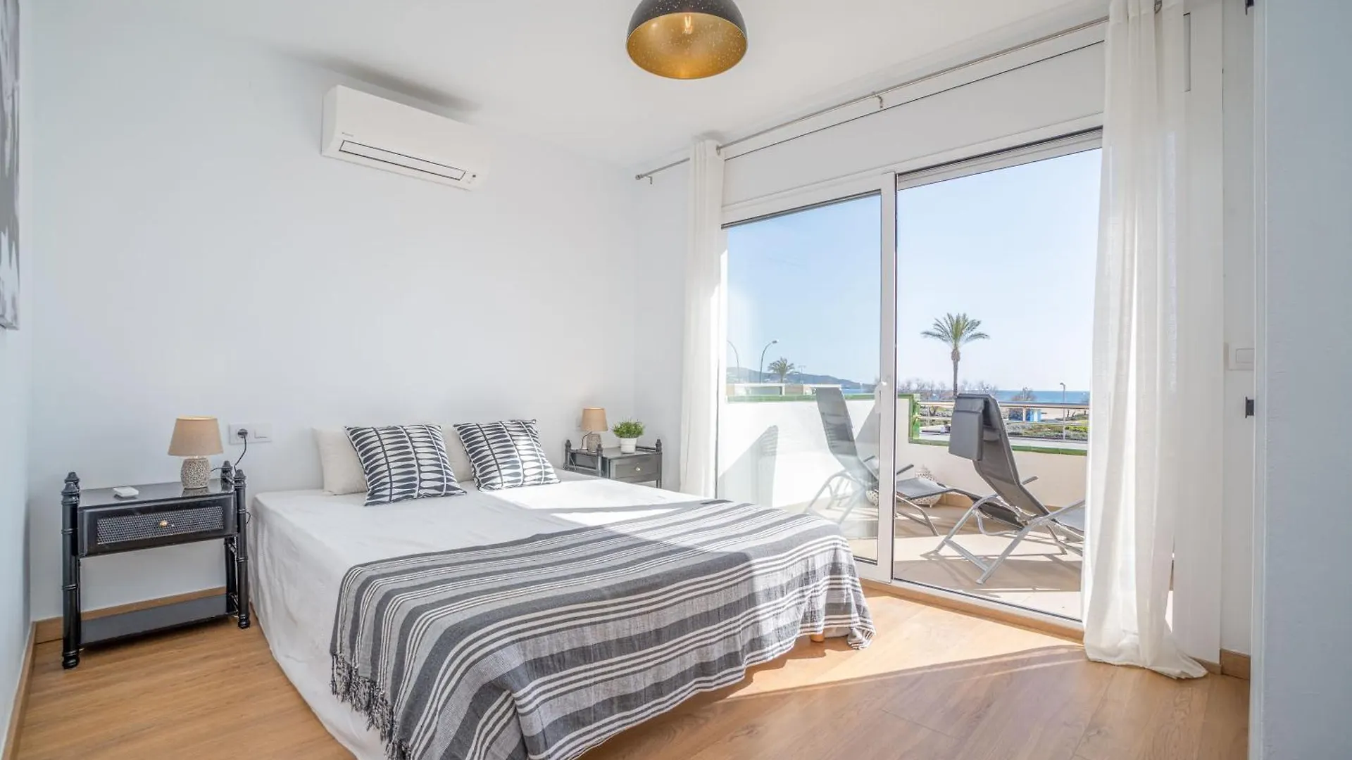 1013 Apartamento Vista Mar Con 2 Habitaciones By Homeselectspain Empuriabrava Apartman